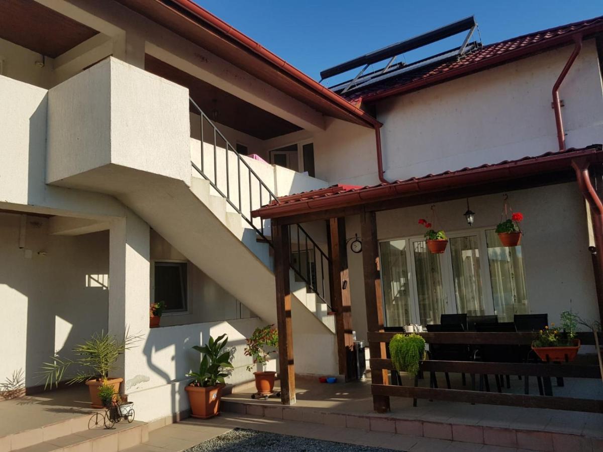 ホテル Casa Dragon スリナ エクステリア 写真